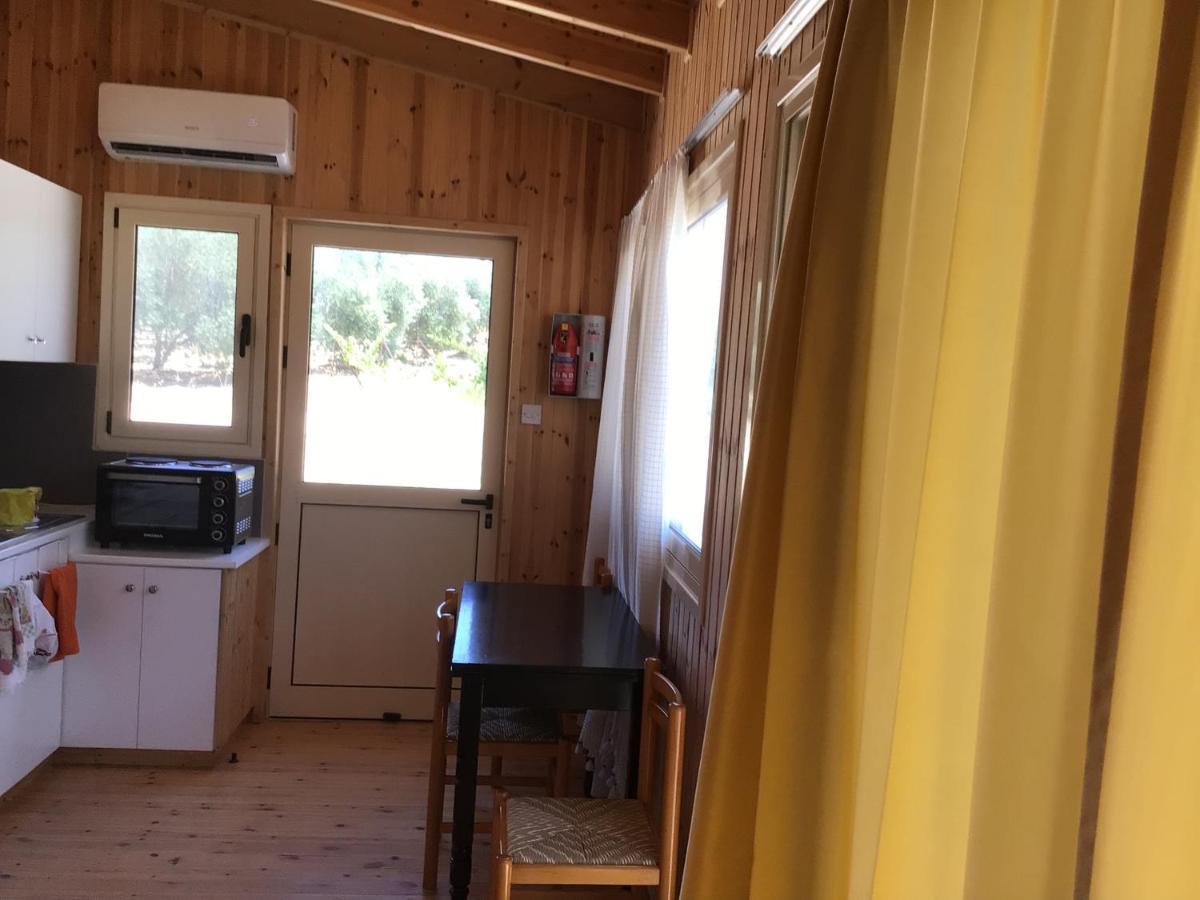Pervolaris Cottages 2 Goudhi Eksteriør billede