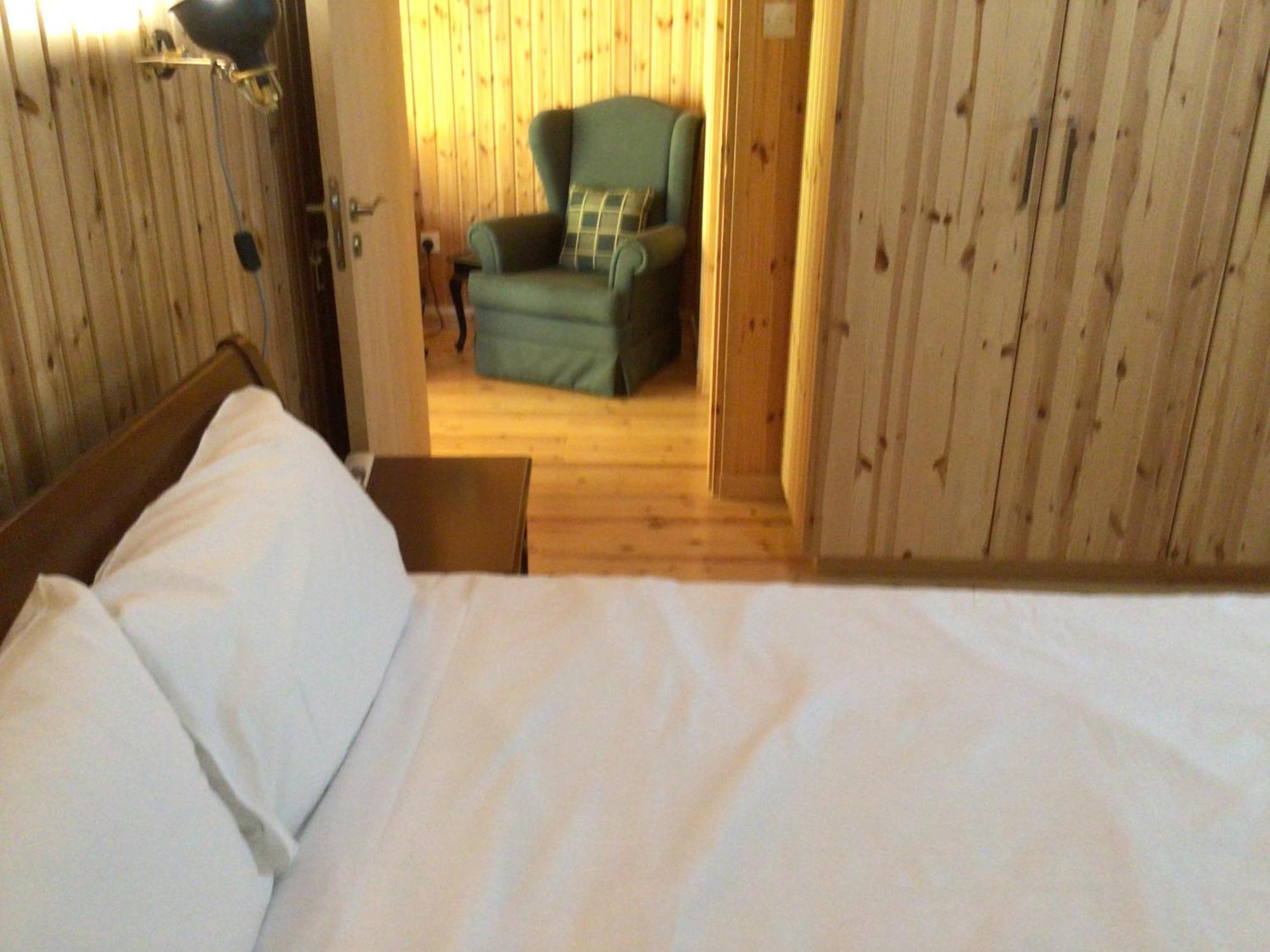 Pervolaris Cottages 2 Goudhi Eksteriør billede