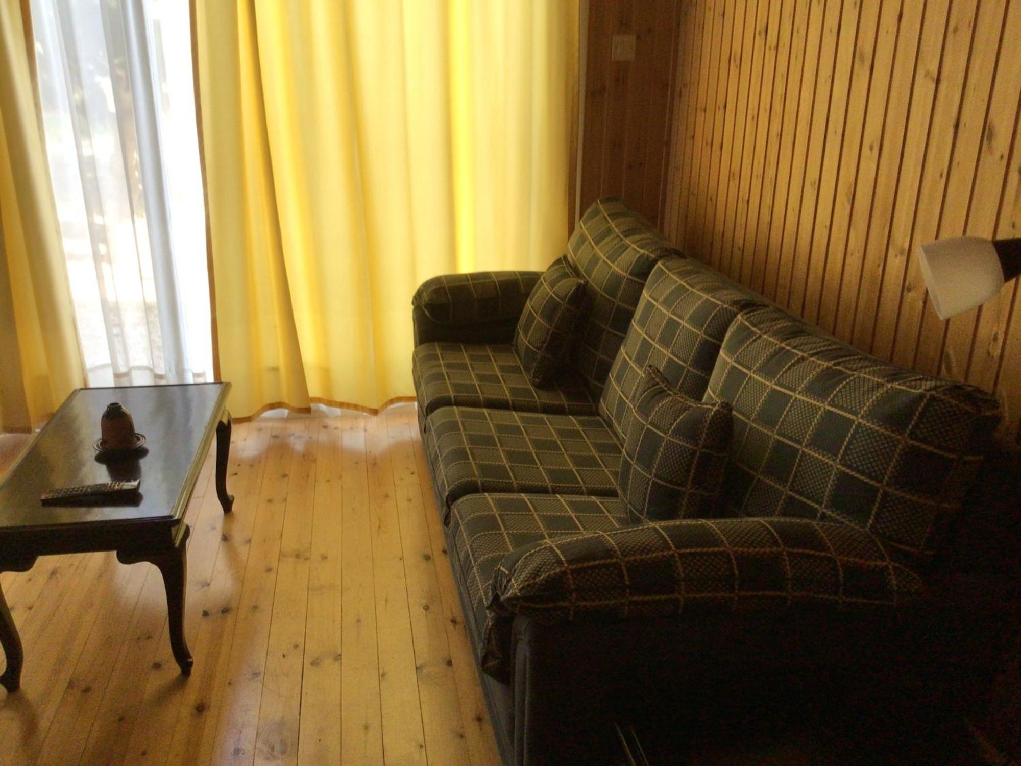Pervolaris Cottages 2 Goudhi Eksteriør billede